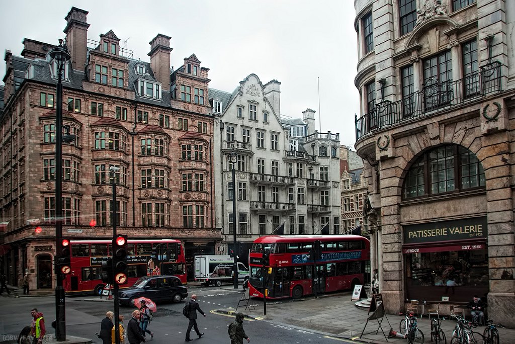 UKLONPicadilly-StJames